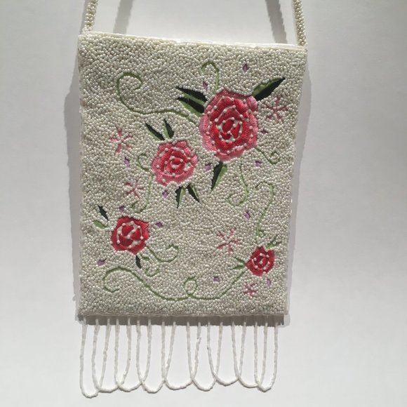 WHITE BEADED PURSE WITH RED ROSES - Picture 2 of 15
